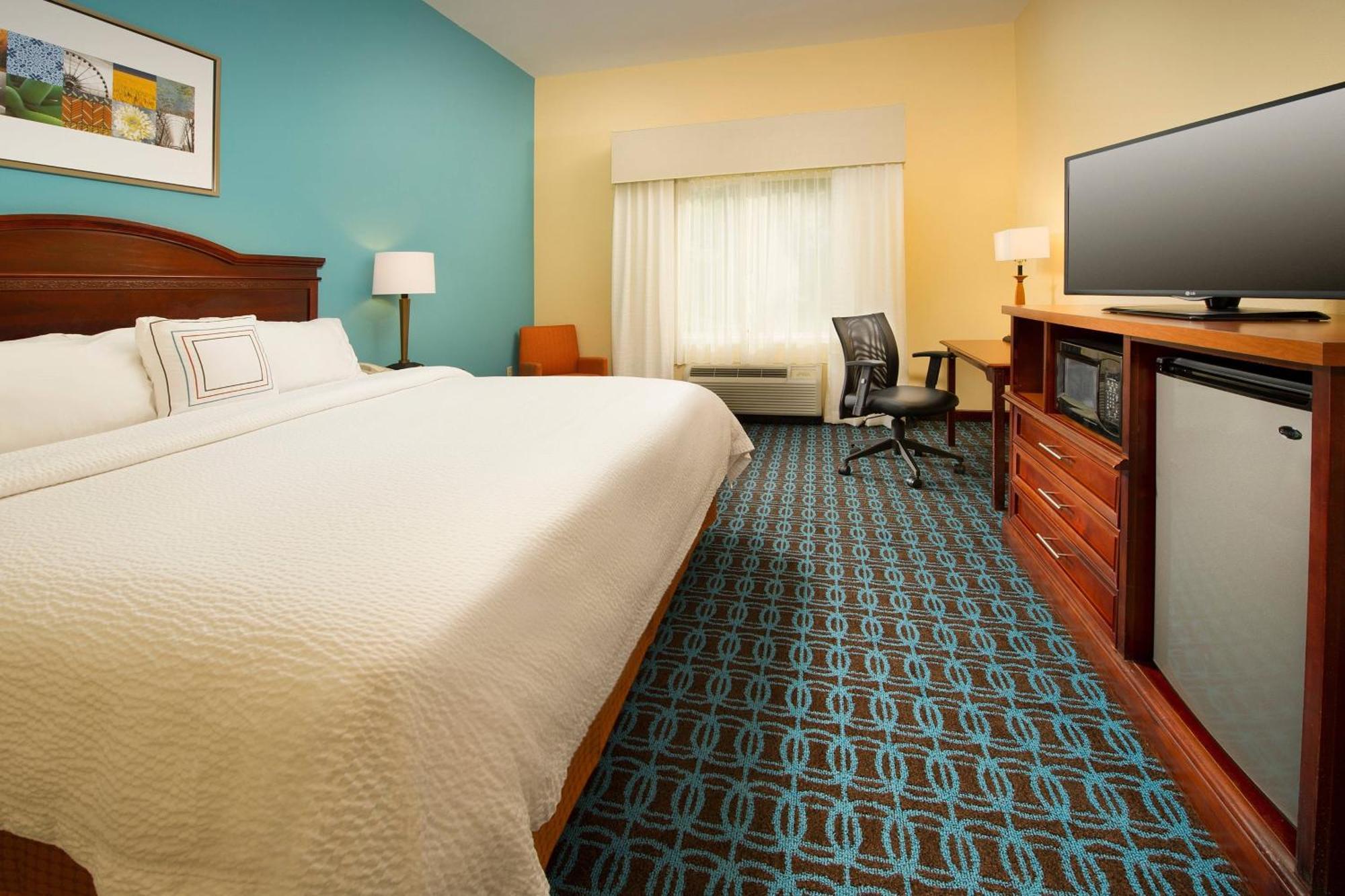 Fairfield Inn & Suites By Marriott Marshall Exterior photo